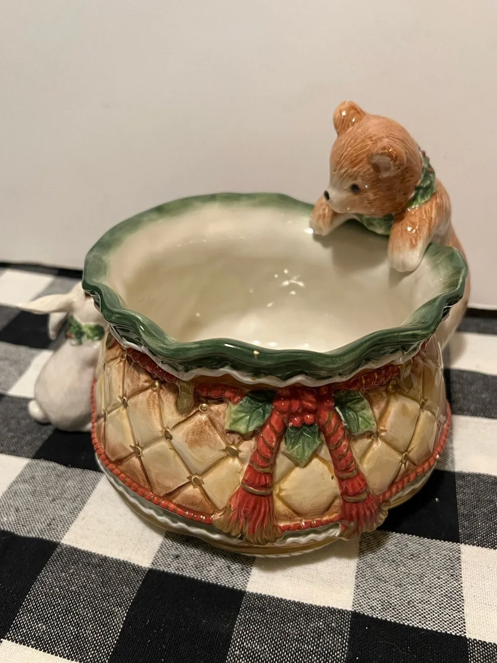 NWT WINTER HOLIDAY SANTA TIDBIT DISH.